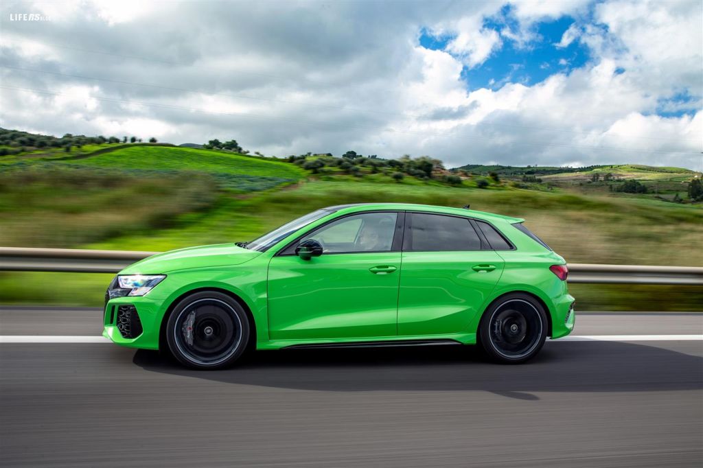 Audi RS 3 è il nuovo riferimento della categoria