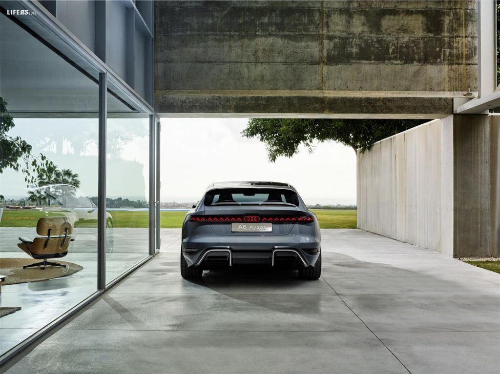 A6 Avant e-tron concept: avanguardistica, elettrica, quattro
