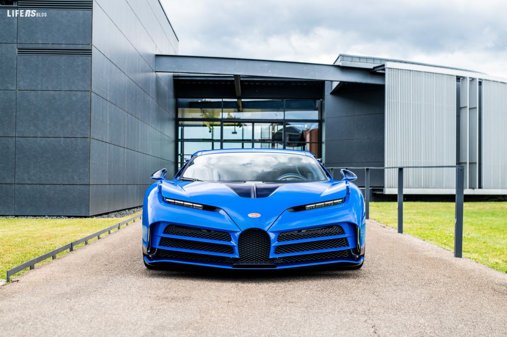 Centodieci, Bugatti pronta a consegnare la prima di dieci