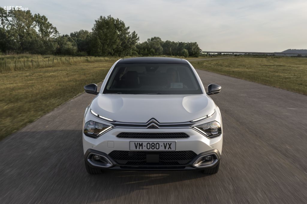 Citroën C4 X, Fastback con l'aspetto moderno di un SUV