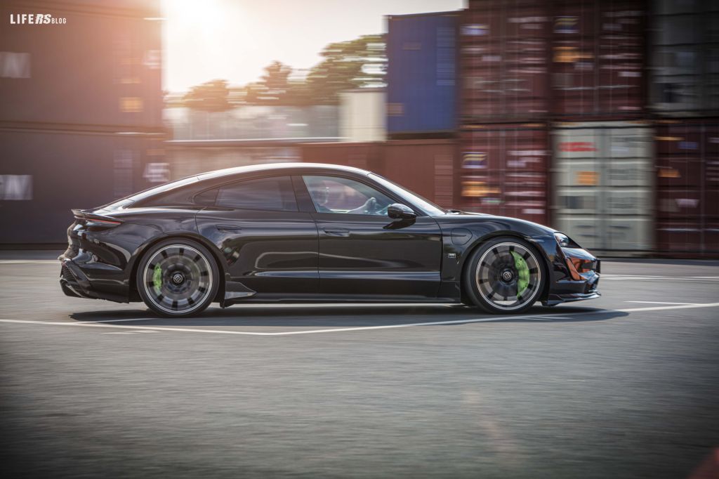 BRABUS personalizza la Porsche Taycan Turbo