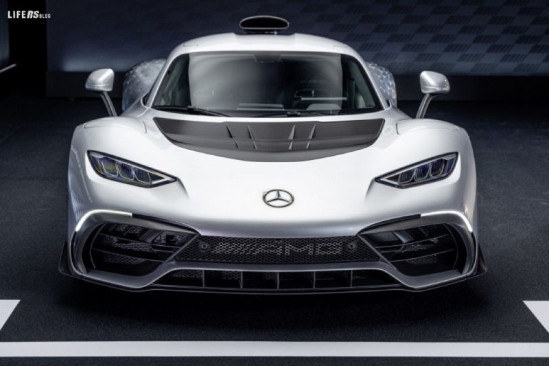 ONE, l'esclusiva hypercar Mercedes-AMG diventa di serie