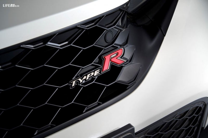 Type R, la Civic sviluppata in 25 anni di prestazioni