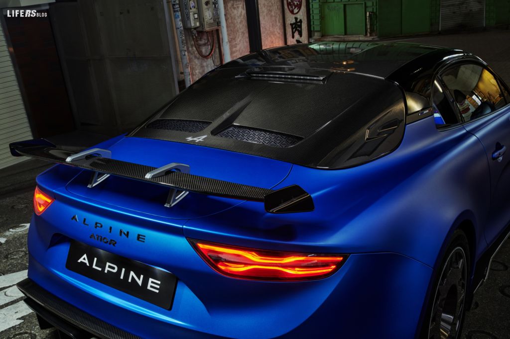 A110 R Alpine - Più leggera e affilata, R come “radicale”.