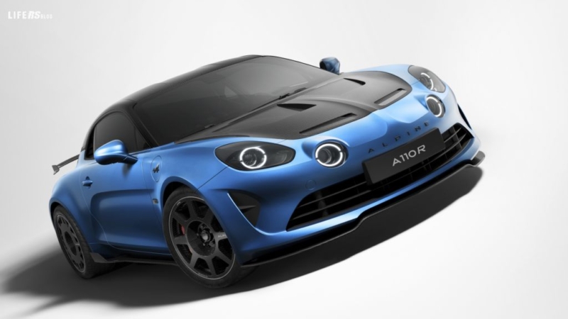 A110 R Alpine - Più leggera e affilata, R come “radicale”.