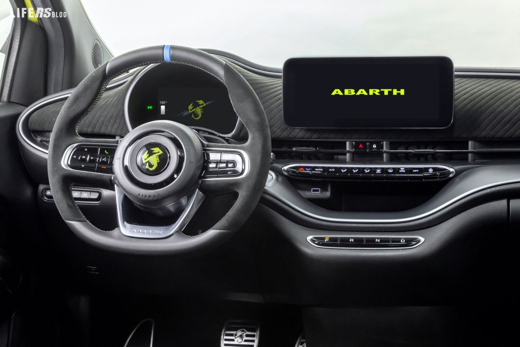 Nuova Abarth 500e: more Abarth than EVer