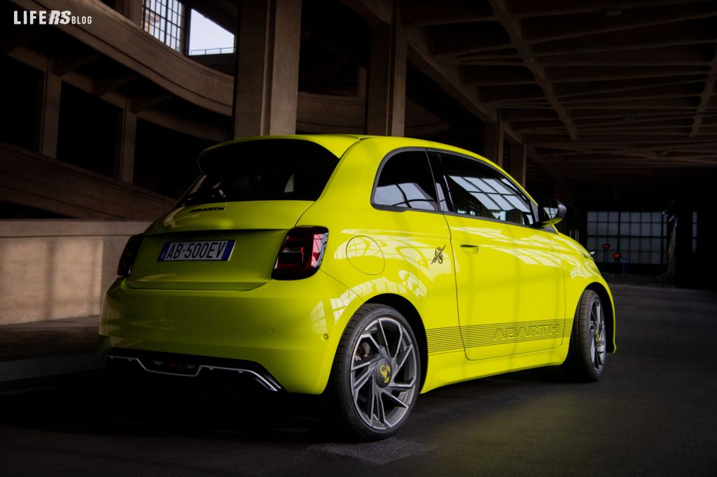 Nuova Abarth 500e: more Abarth than EVer