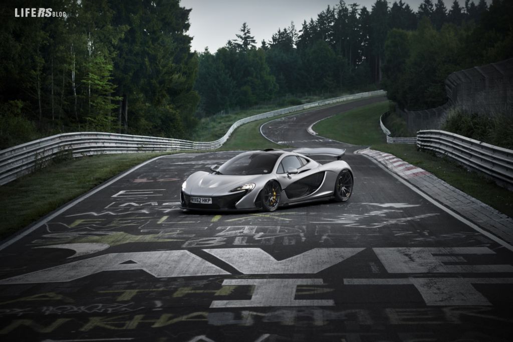 P1™: festeggia 10 anni la pionieristica hypercar ibrida McLaren