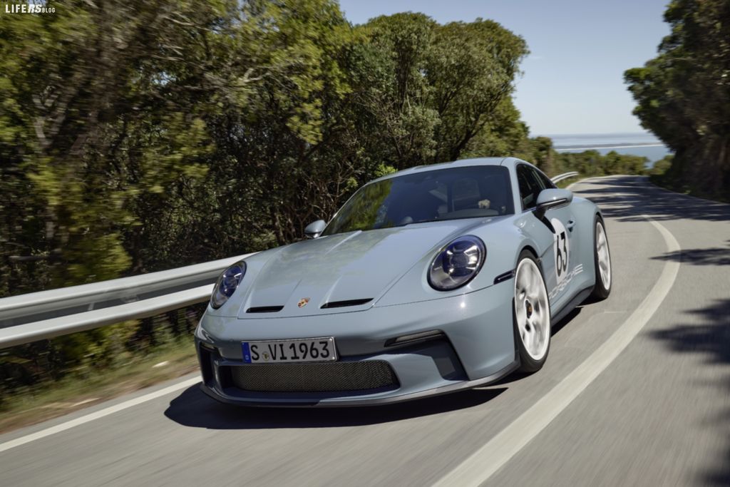 911 S/T, soli 1.380 kg ottimizzati per l’uso su strada