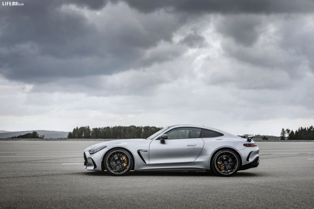 AMG GT Coupé, soddisfa i requisiti di una Gran Turismo