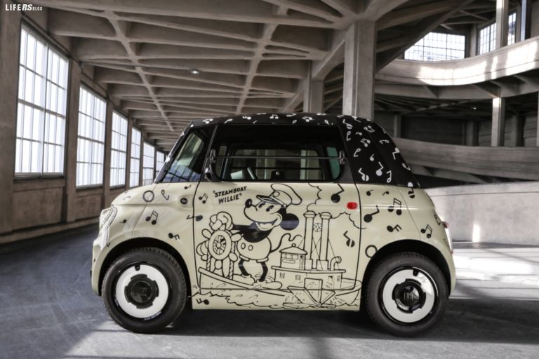 Fiat Topolino rende omaggio a Mickey Mouse