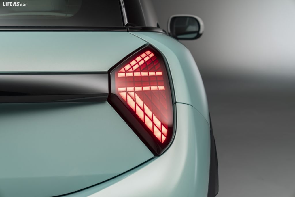 MINI Cooper, il minimalismo del nuovo design non ci convince