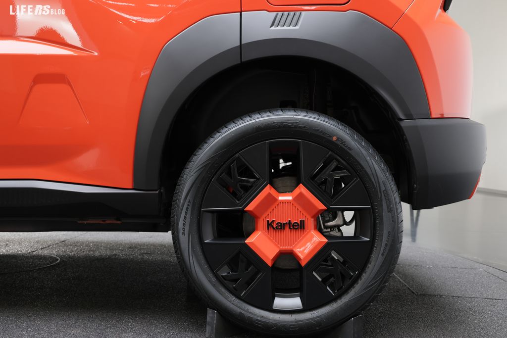 Kartell firma la Fiat Grande Panda