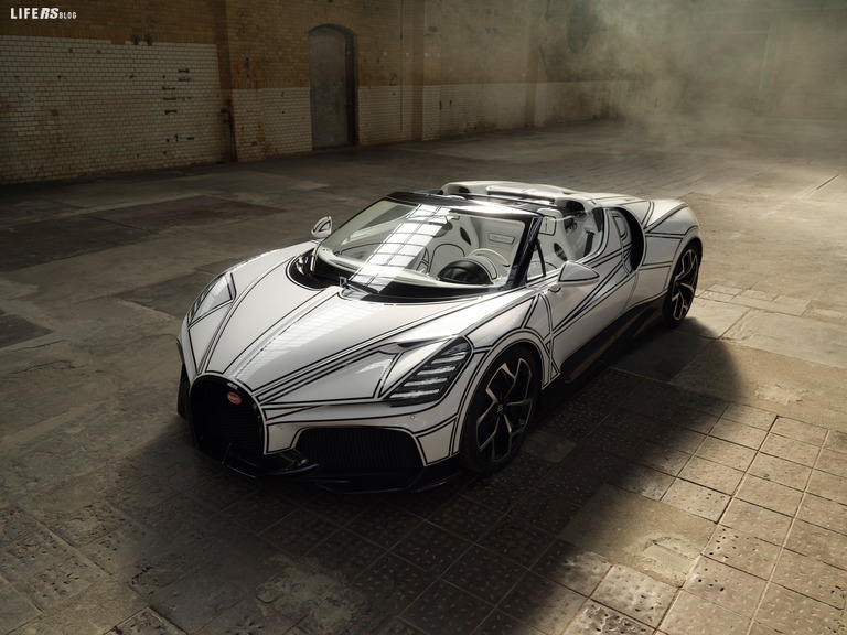 W16 Mistral