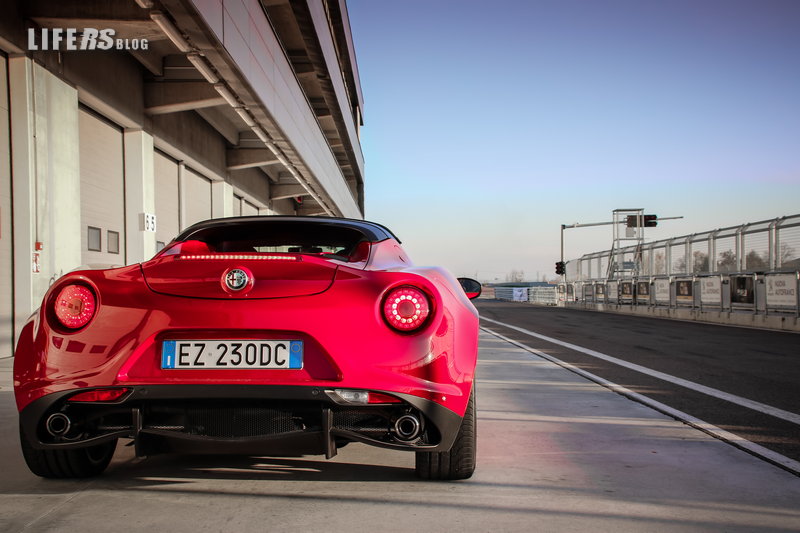 Alfa Romeo 4C Spider 1