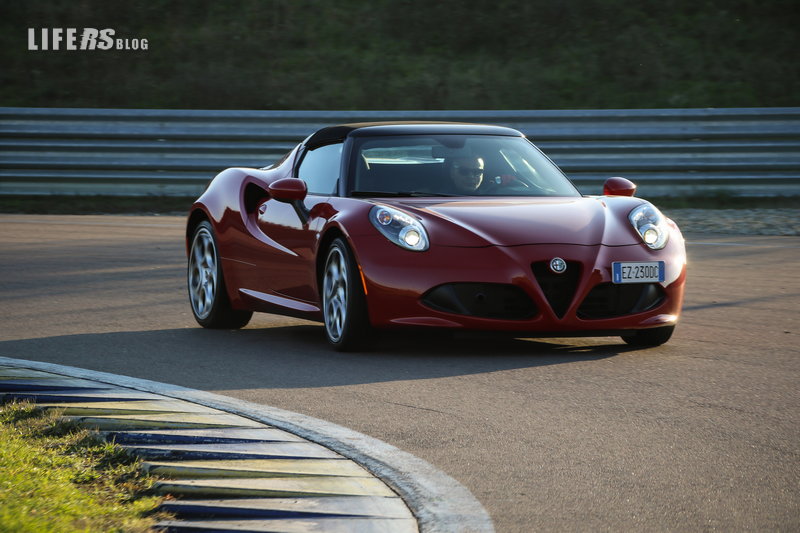 Alfa Romeo 4C Spider 4