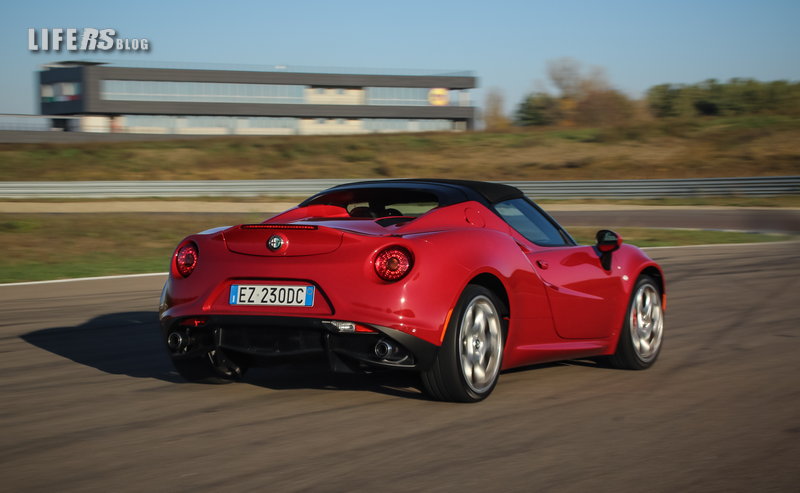 Alfa Romeo 4C Spider 7