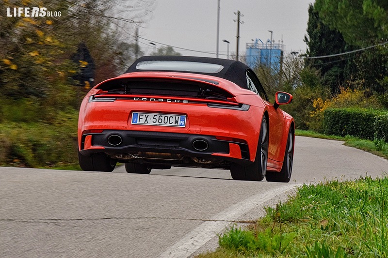 Porsche 911 (992) Carrera 4S Cabriolet 11