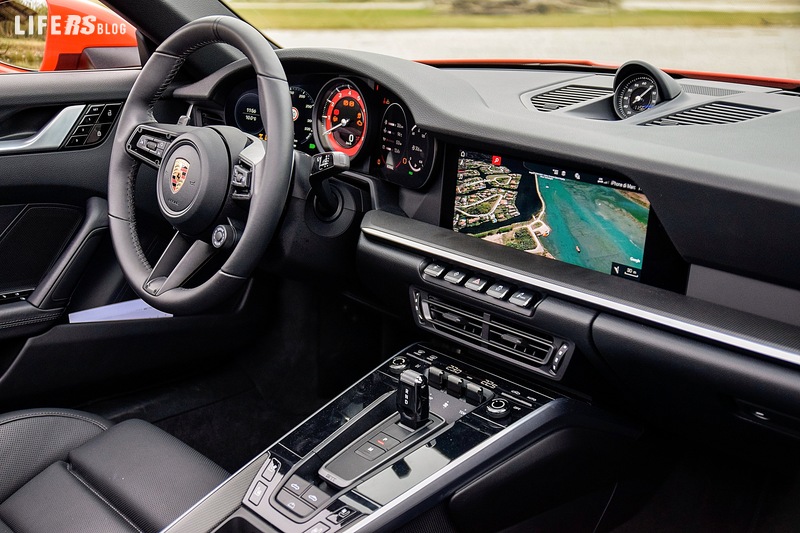 Porsche 911 (992) Carrera 4S Cabriolet 17