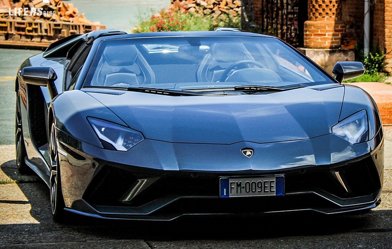 Lamborghini Aventador S Roadster 43