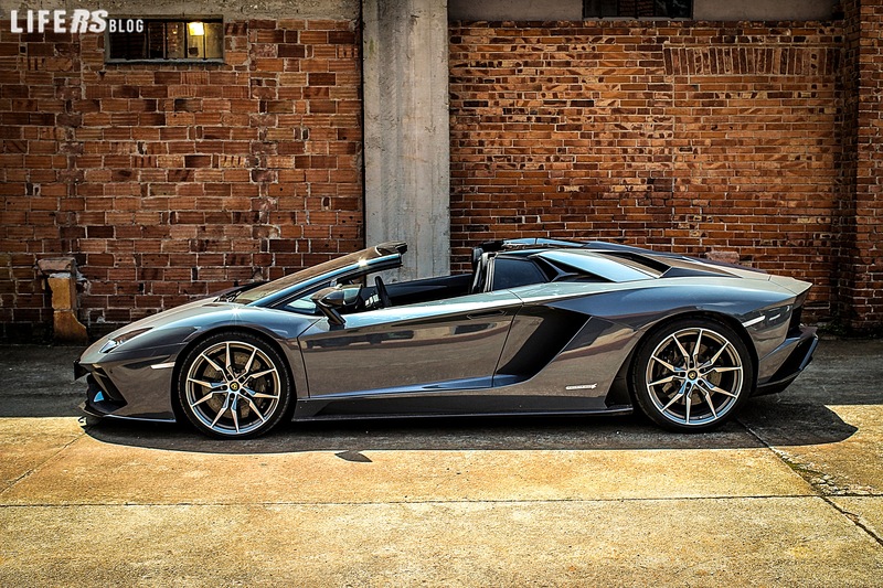 Lamborghini Aventador S Roadster