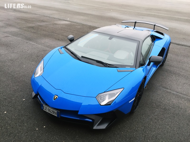 Lamborghini Aventador SV Roadster1