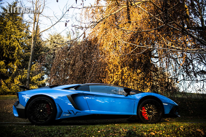 Lamborghini Aventador SV Roadster1