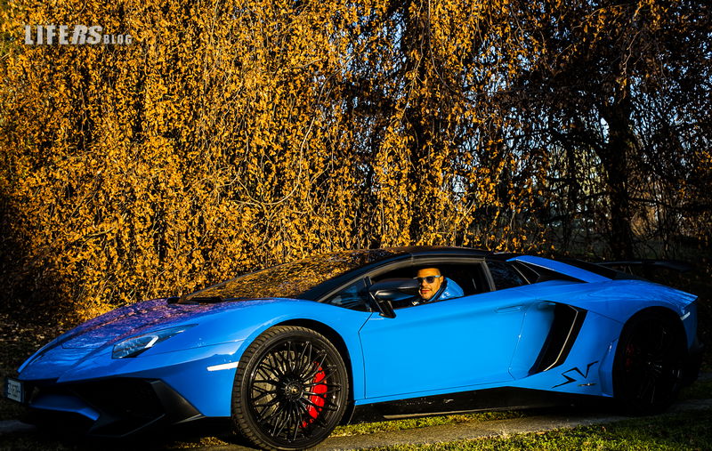 Lamborghini Aventador SV Roadster 5