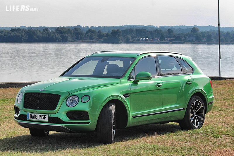 Bentley Bentayga 2