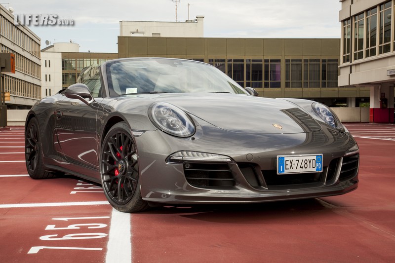 Porsche 911 Carrera 4 GTS Cabriolet