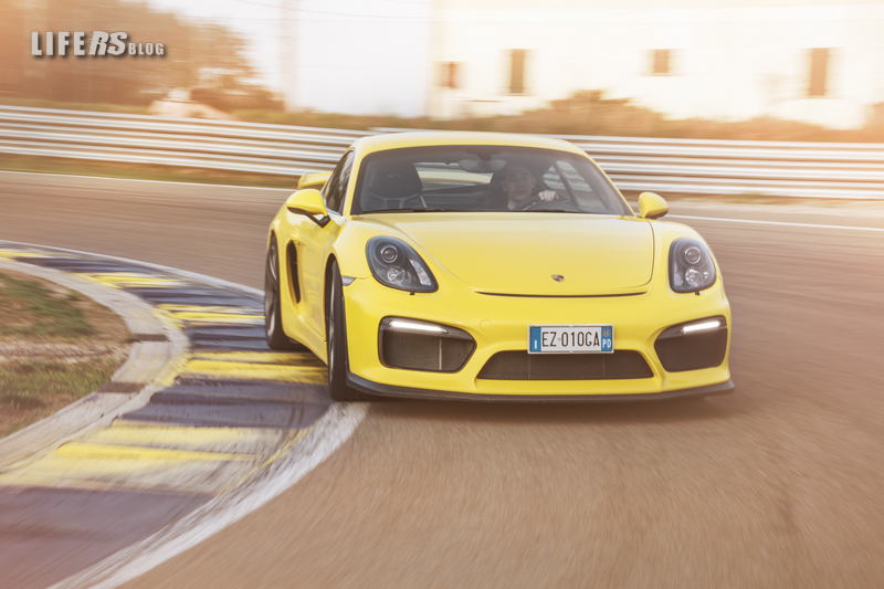 Porsche Cayman GT4 4
