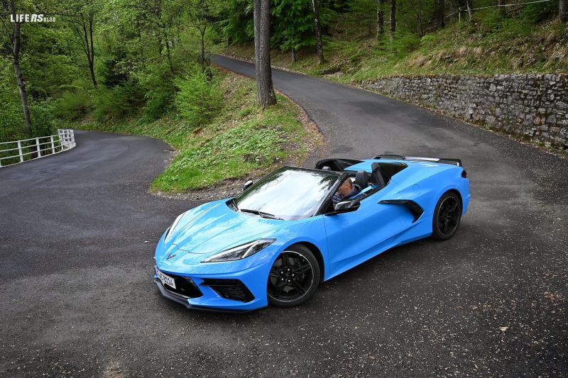 Corvette C8 Stingray Convertible - 10