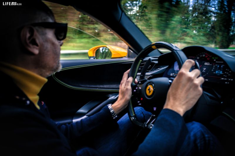 Ferrari SF90 Spider - 17