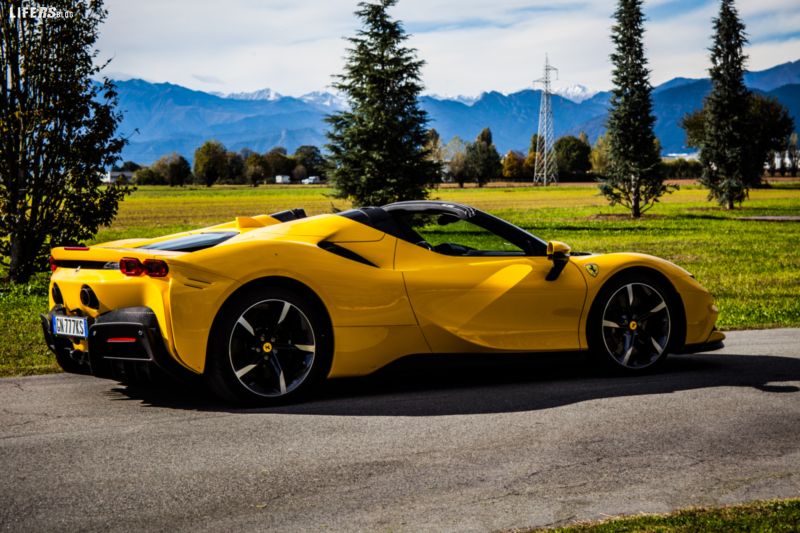 Ferrari SF90 Spider - 20