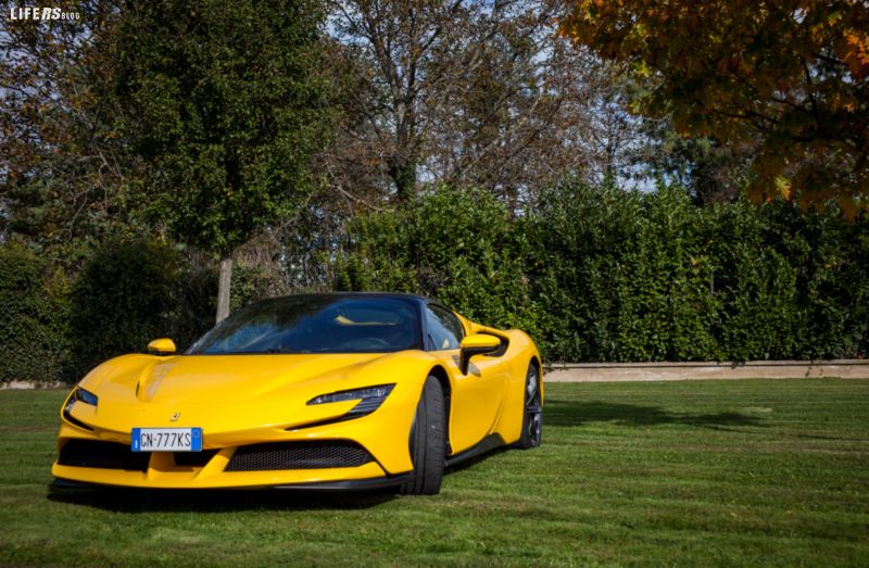 Ferrari SF90 Spider - 24