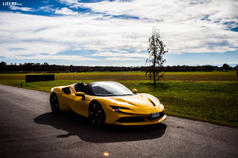 Ferrari SF90 Spider - 8