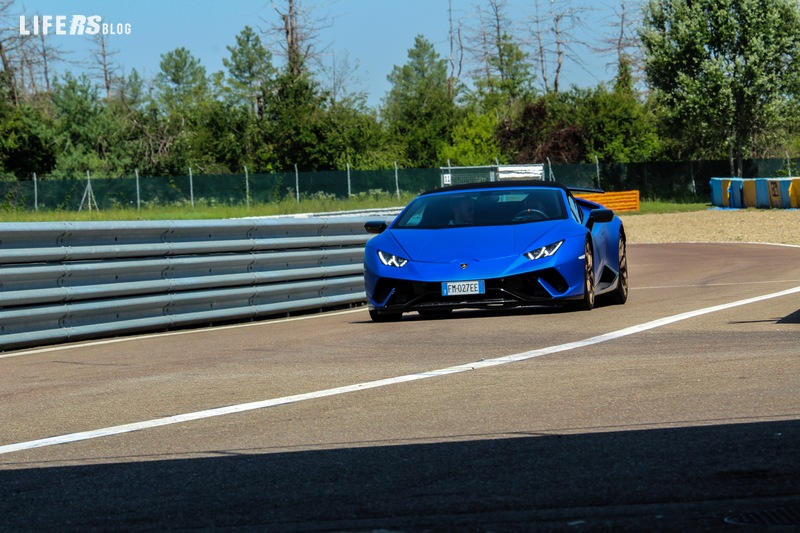 Lamborghini Huracán Performante Spyder pista 7