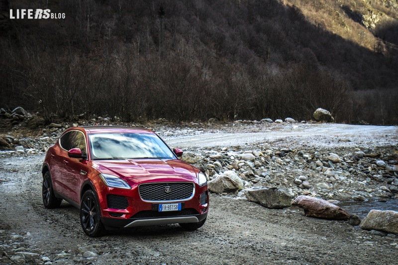 Jaguar E-Pace 26