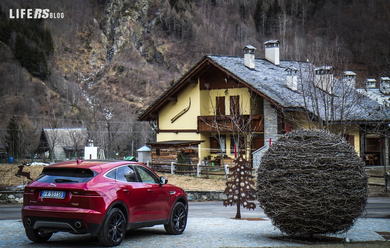 Jaguar E-Pace 6