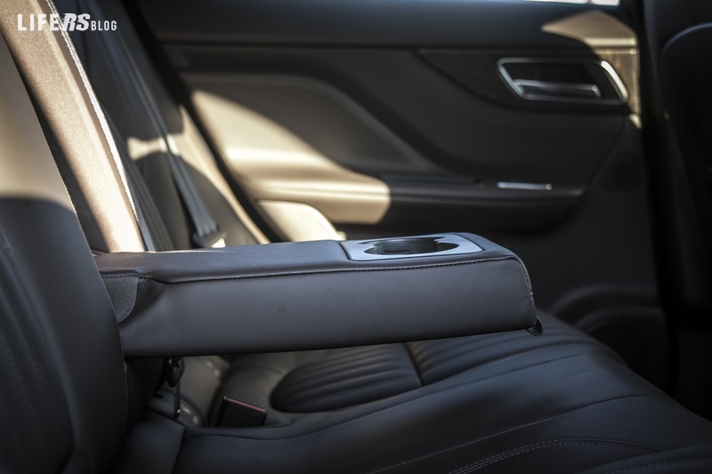 Jaguar F-Pace 3