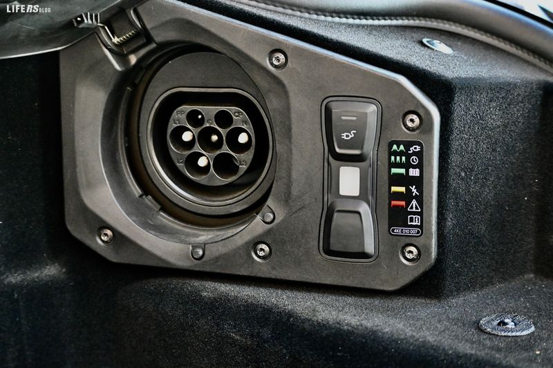 Lamborghini Revuelto 19