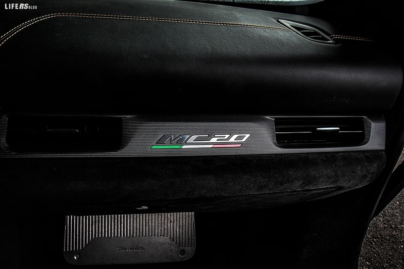 Maserati MC20 - 8