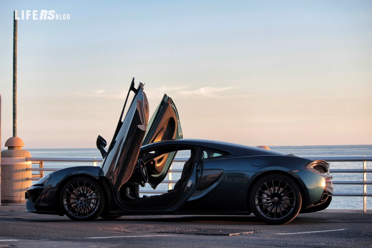McLaren 570GT Coupè 3
