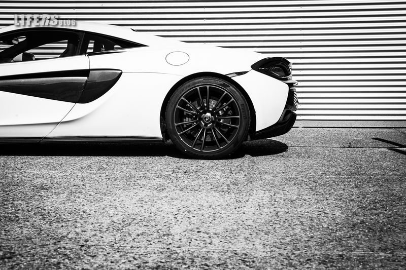 McLaren 570s 2