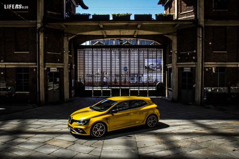 Renault Megane R.S. Trophy 13