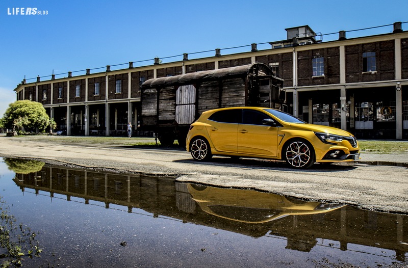 Renault Megane R.S. Trophy 14