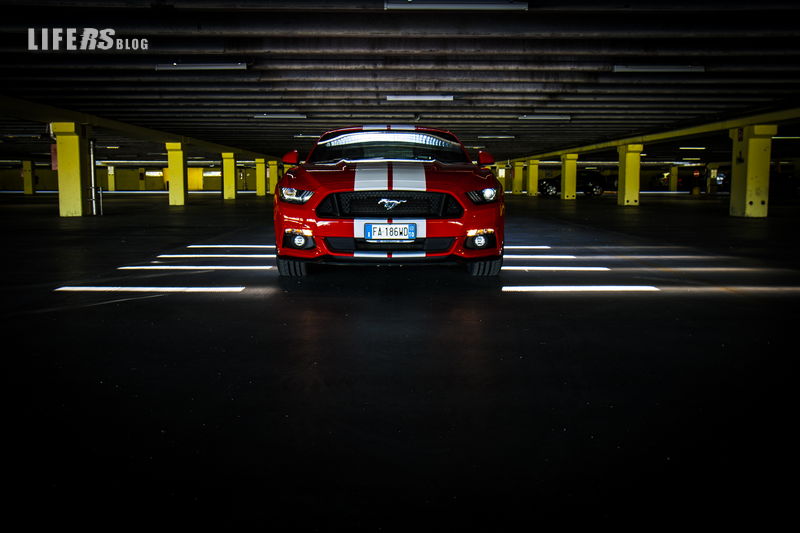 Ford Mustang 1