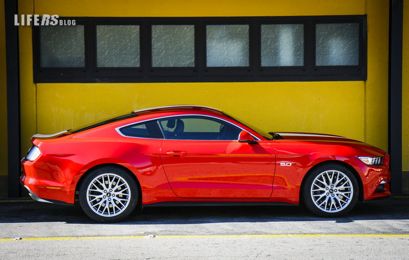 Ford Mustang 6