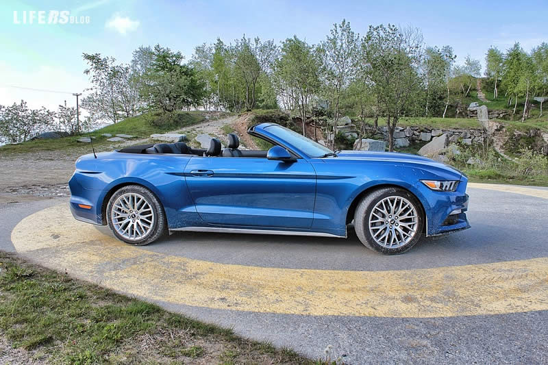 Ford Mustang Convertible