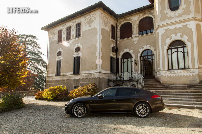 Porsche Panamera 8